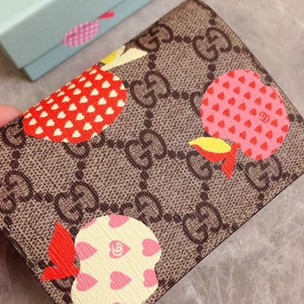 グッチ財布 レプリカ背面デザイン